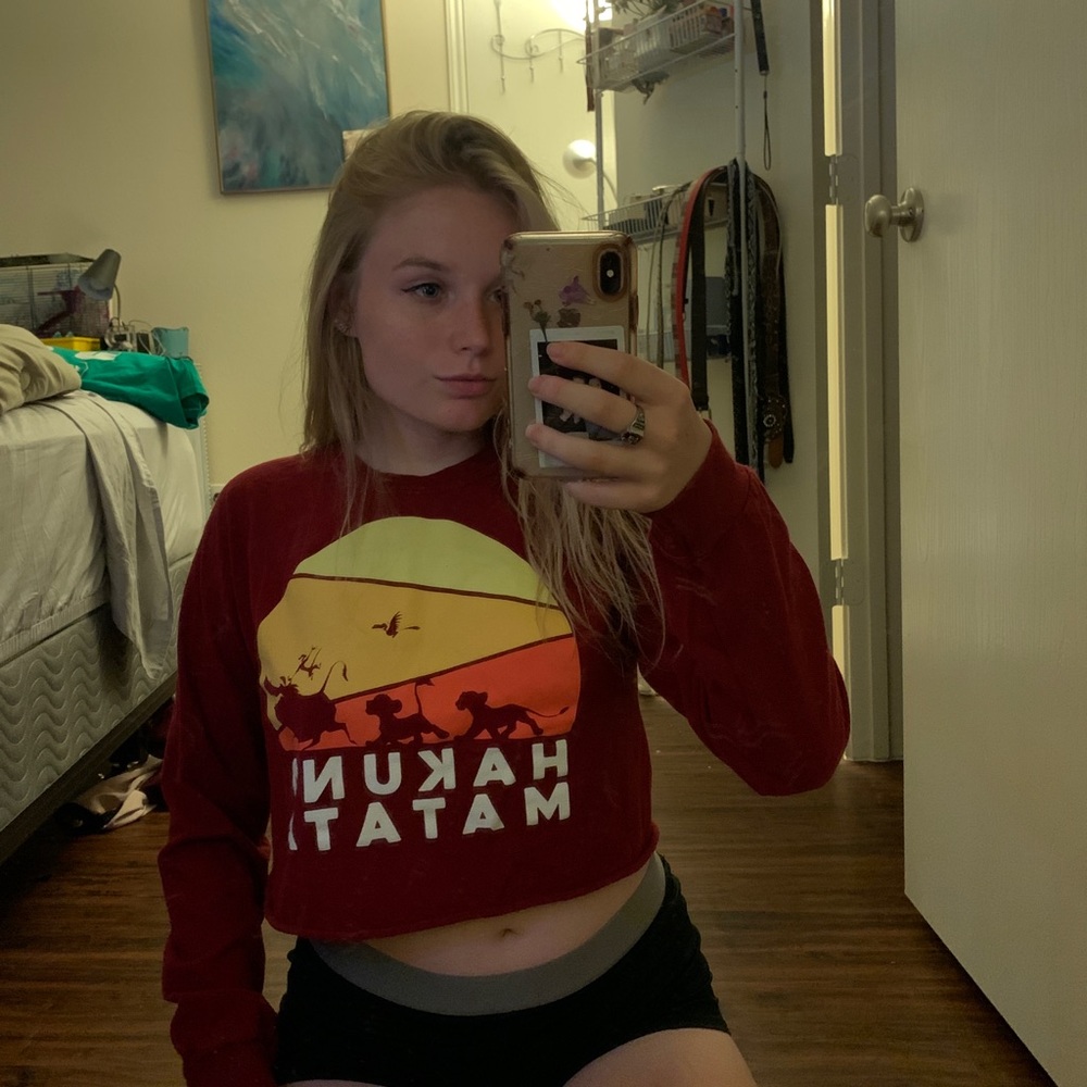 lion king “Hakuna matata” crop top